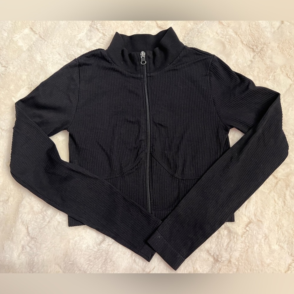 Forever 21 Women’s Medium Black Full Zip Fitted Stretch Long Sleeve Crop Top